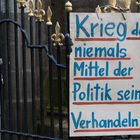 Vergessenes Plakat der Ostermarschierer