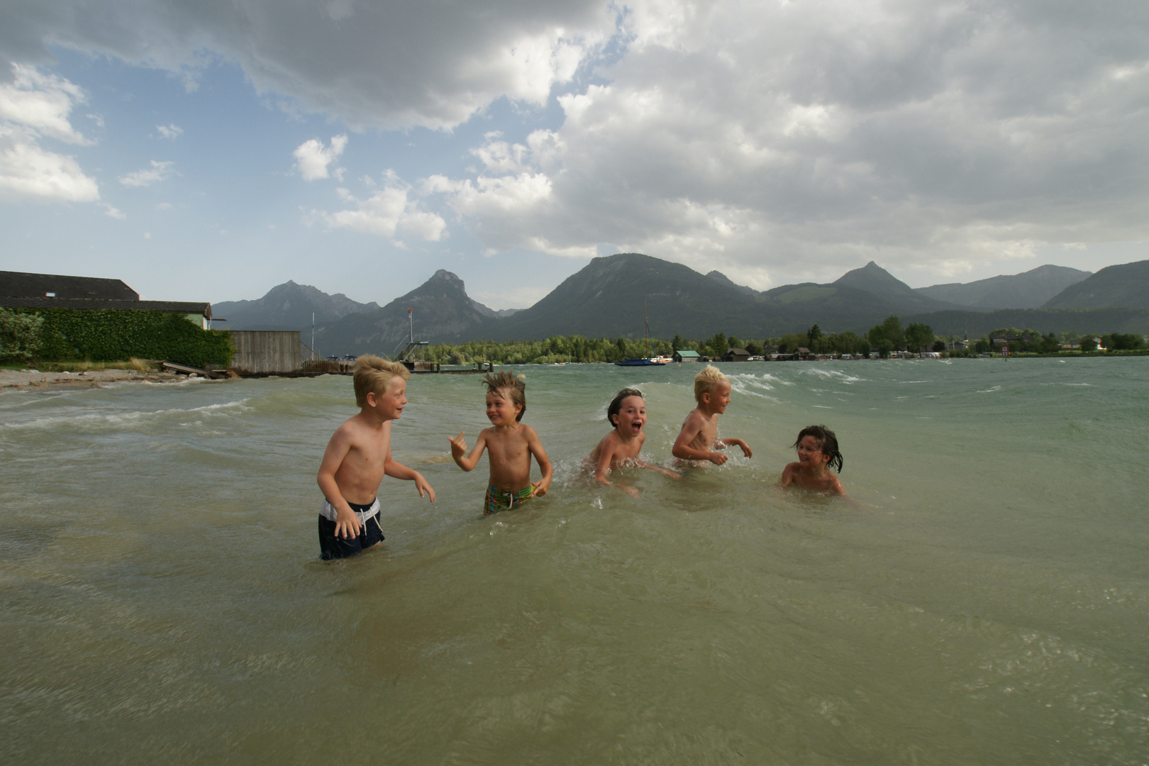 Vergnügtes Baden im Wolfgangsee