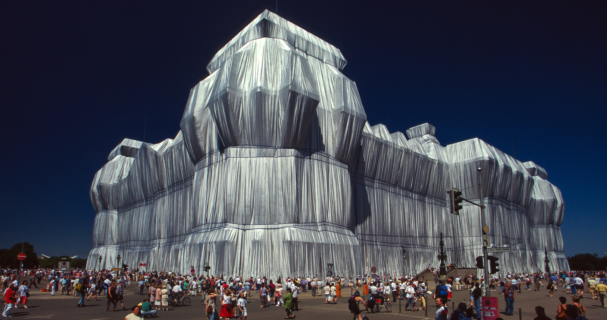 Verhüllter Reichstag 16