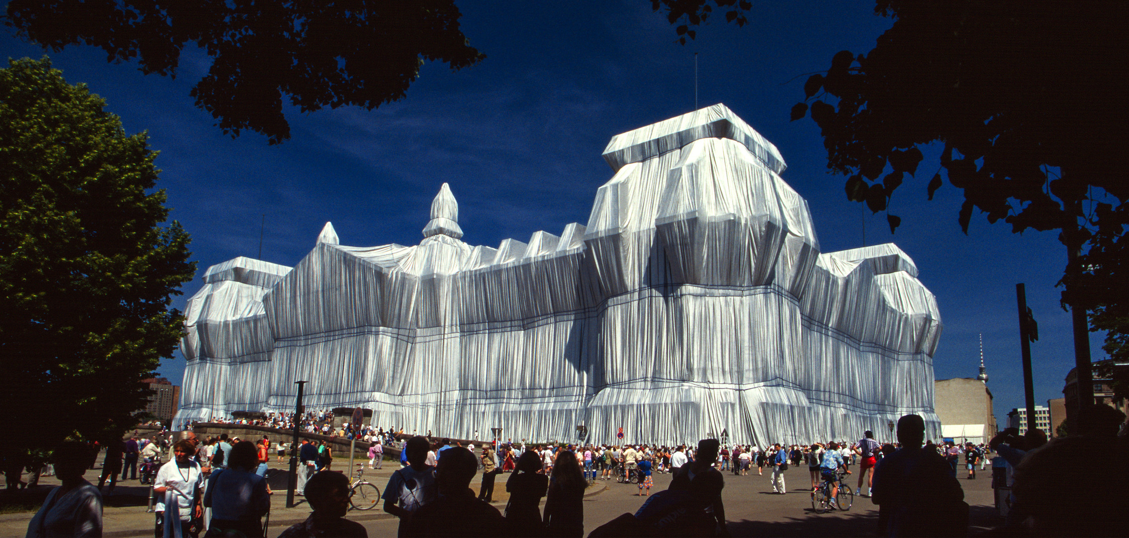 Verhüllter Reichstag 3