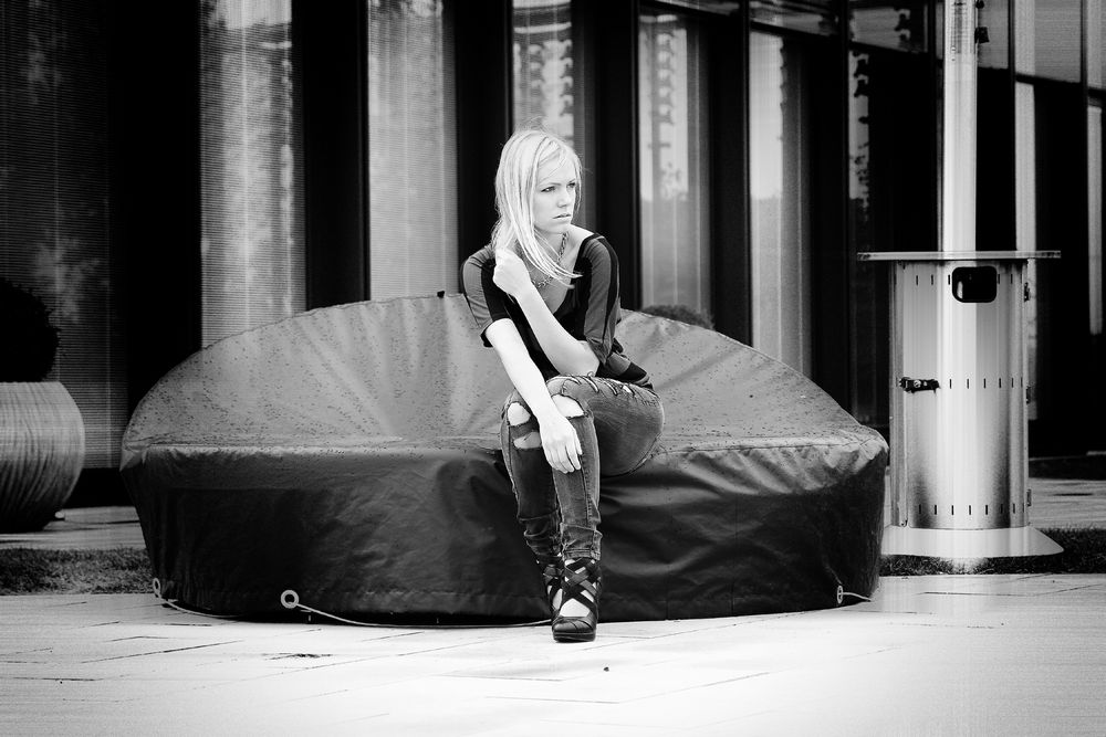 verhülltes Sofa Foto &amp; Bild | outdoor, fashion, menschen Bilder auf ...