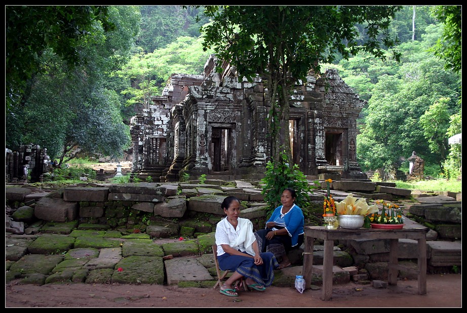 Verkäuferinnen am Wat Phou, Champasak, Laos