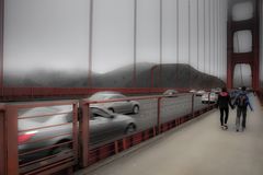 Verkehr auf der Golden Gate Bridge in slow motion...