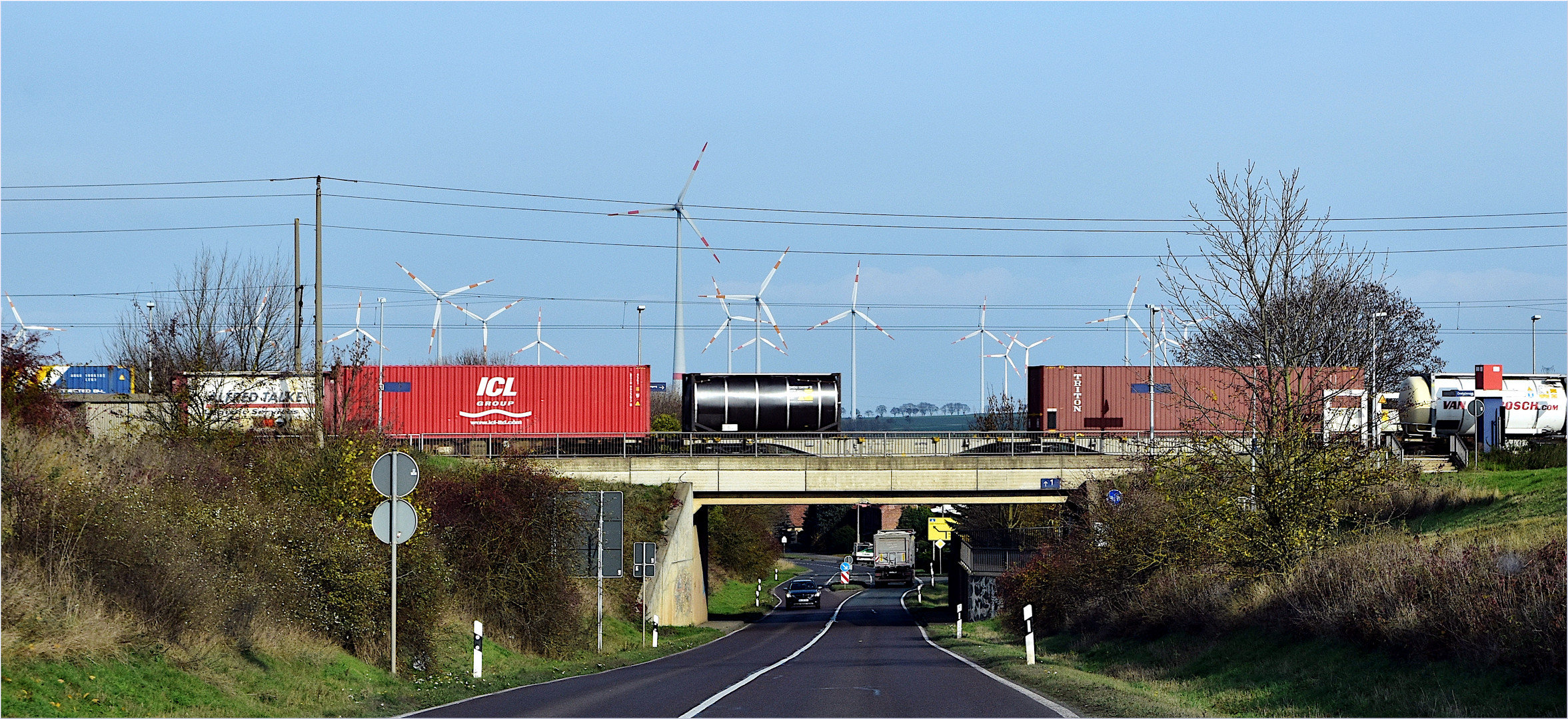 VERKEHR AUF ZWEI EBENEN