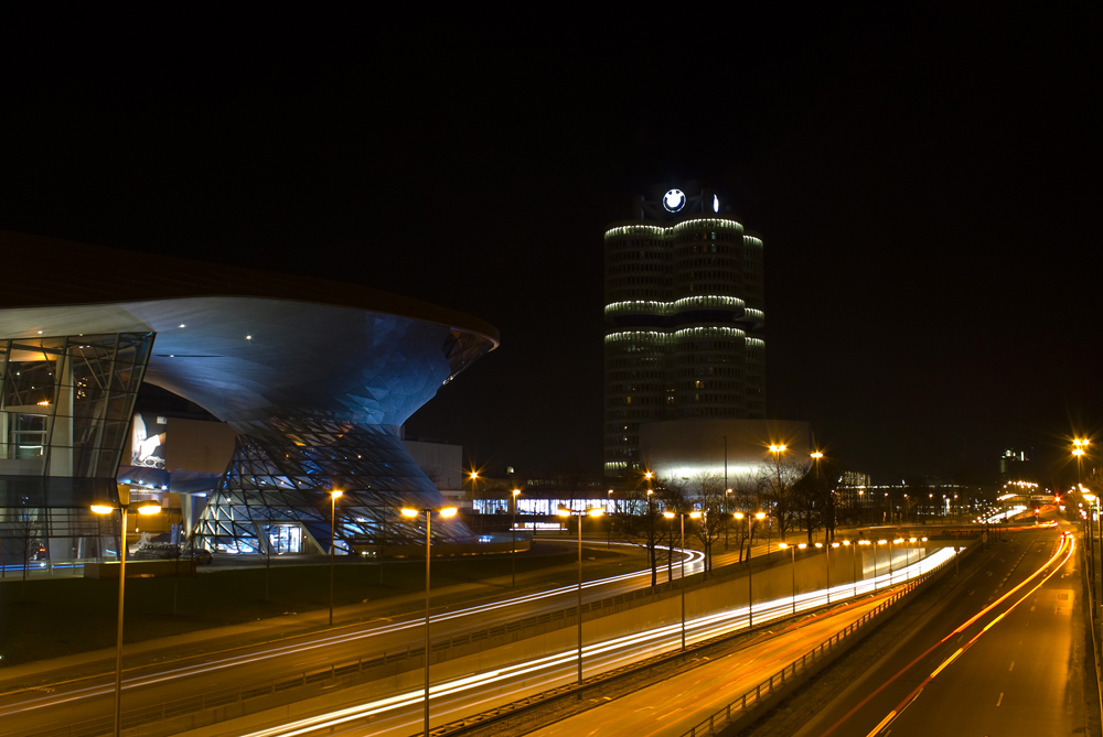 Verkehr um die BMW Welt