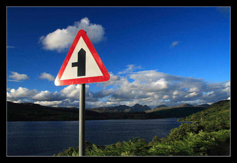 Verkehrschild am Loch Sunart