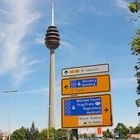 Verkehrsknotenpunkt mit Fernsehturm