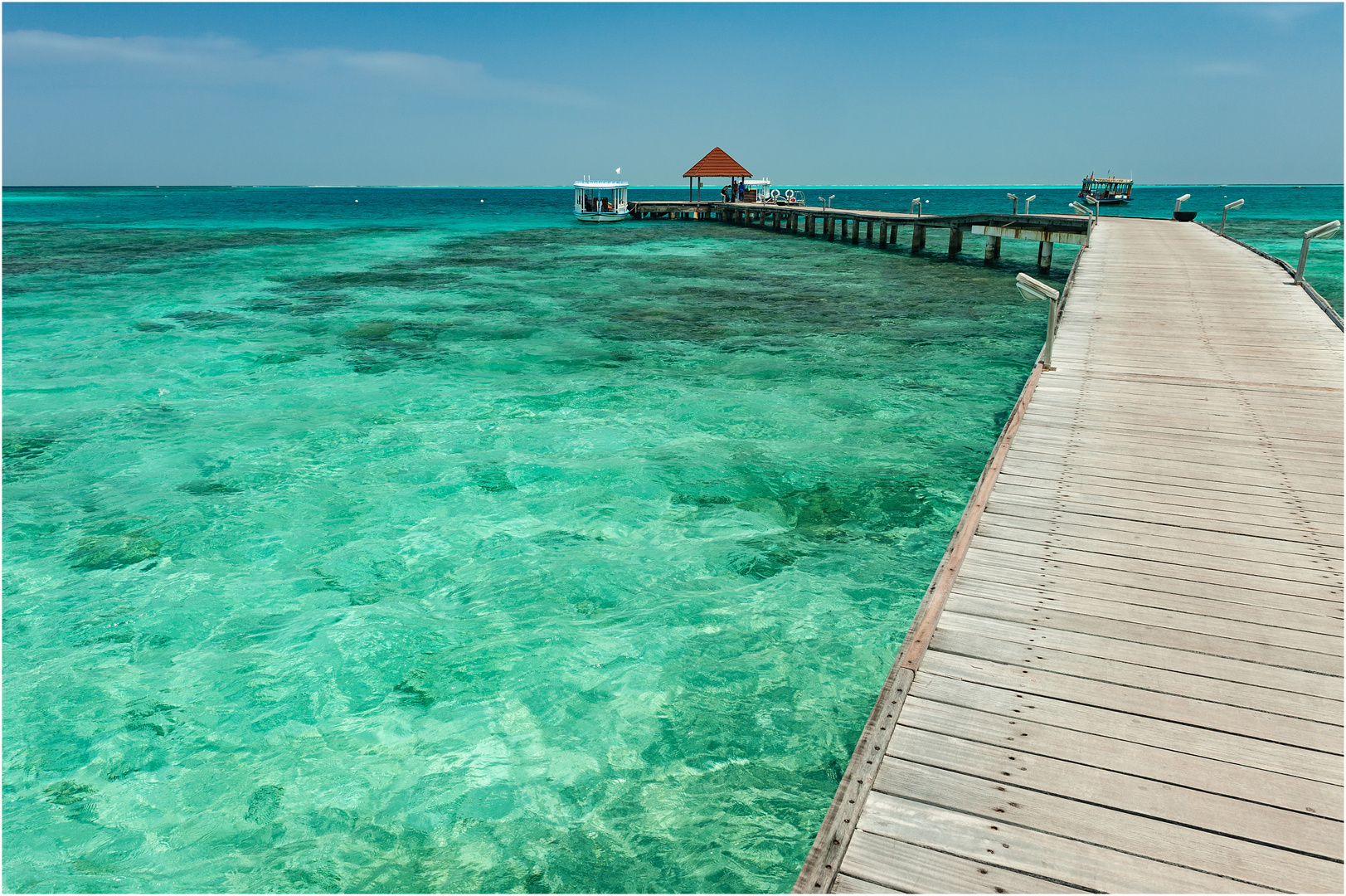 "Verkehrsknotenpunkt" - Thudufushi, Malediven, April 2012