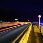 Verkehrsspuren bei Nacht