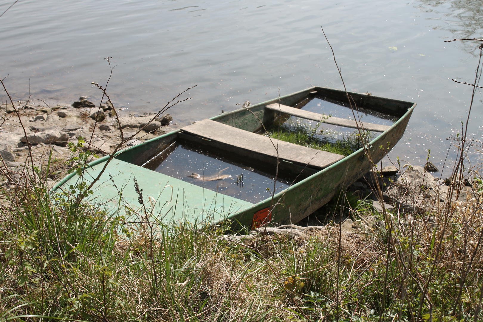 verkehrte Welt - Wo sollte bei einem Boot das Wasser sein ?