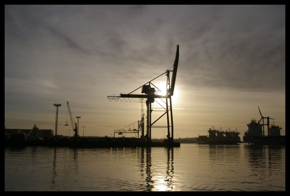 Verladekran im Emder Hafen