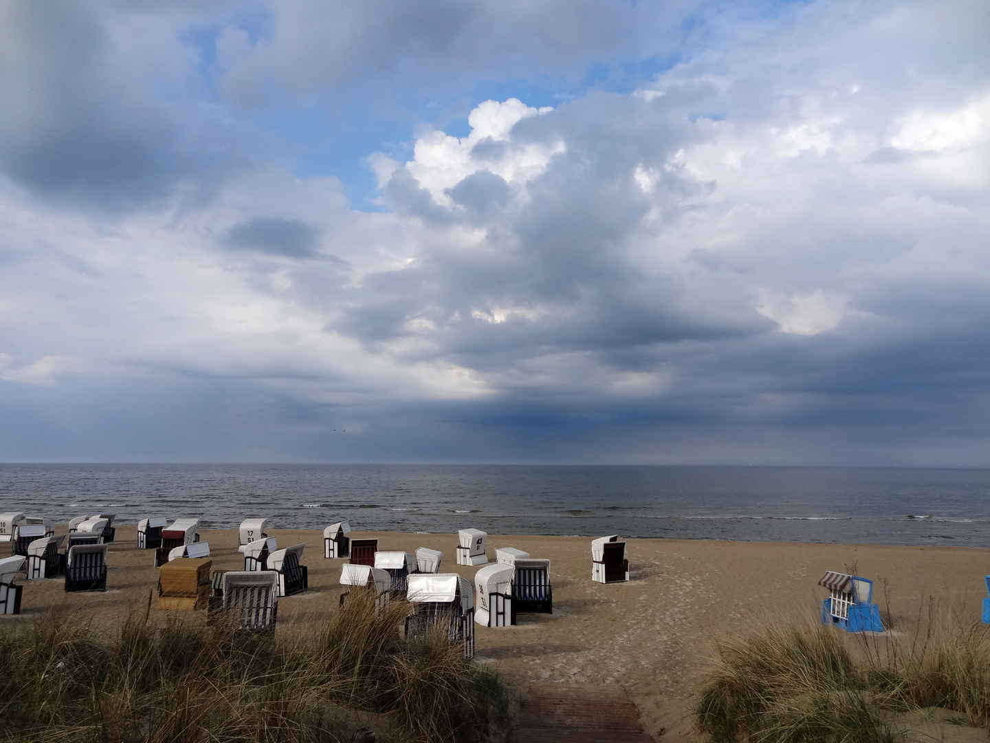 Verlassen, Abend am Strand, Blick auf die Ostsee