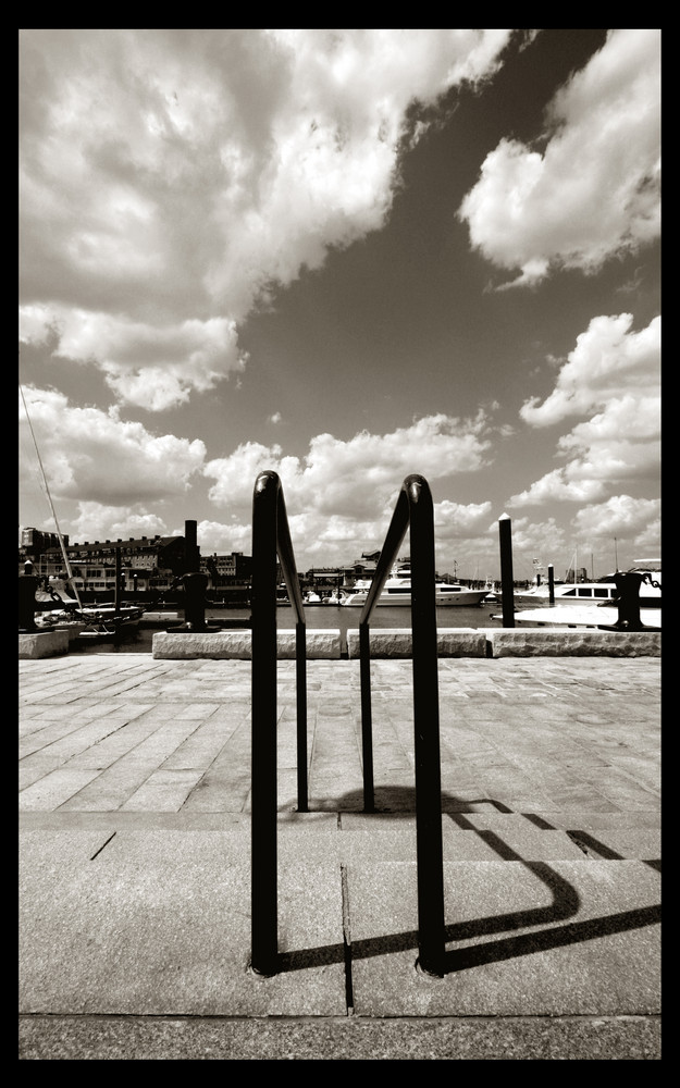 verlassen im Hafen von Boston