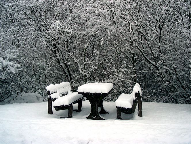 Verlassene Einsamkeit im Schnee