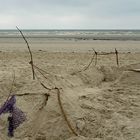 verlassene Sandburg im herbstlichen St. Peter-Ording