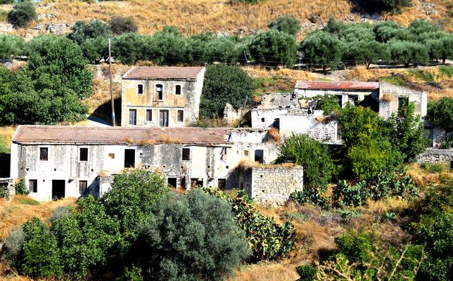 Verlassener Ort in den Bergen