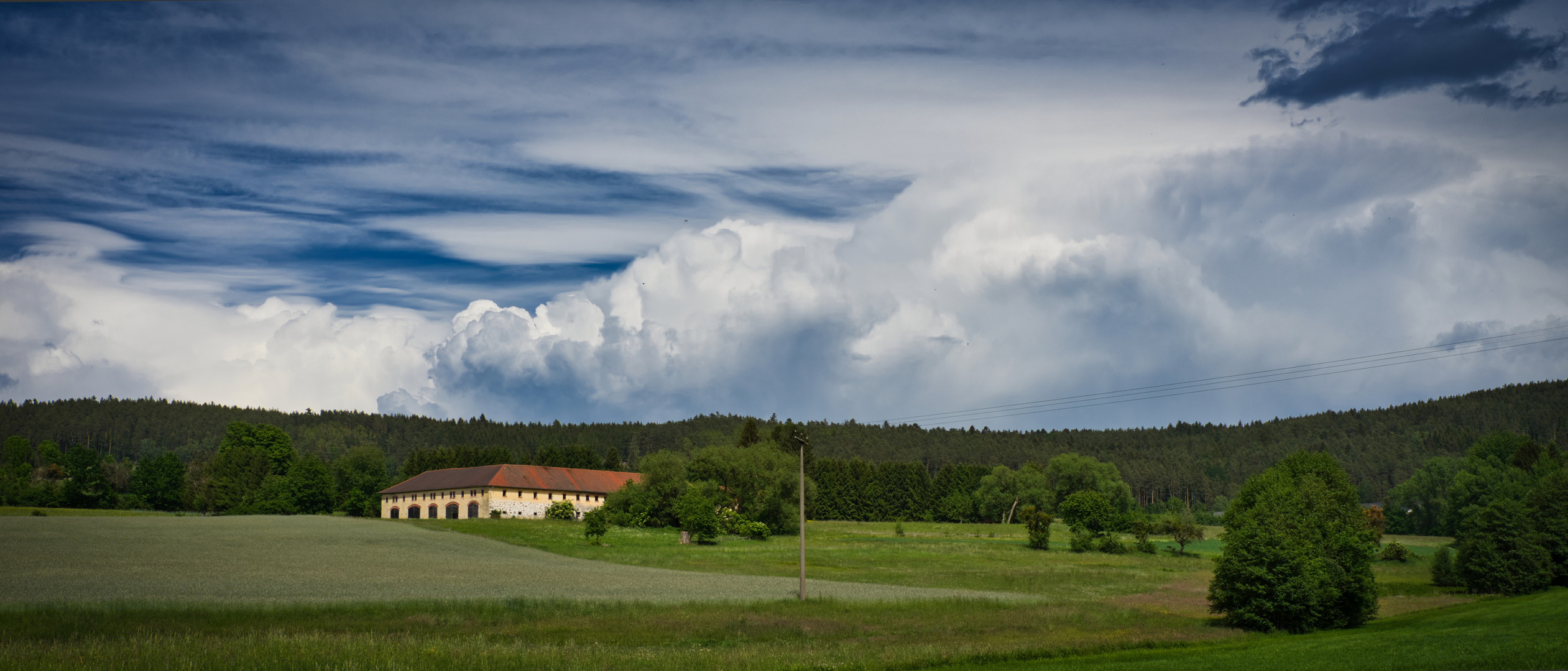 Verlassener Vierkanthof in Oberösterreich