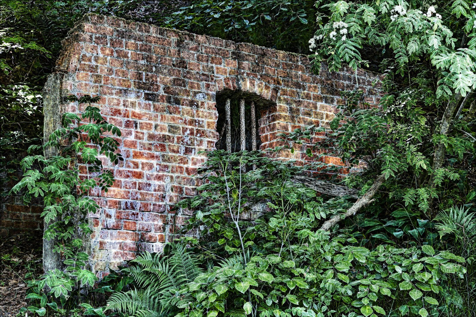 Verlassenes Gefängnis im Urwald