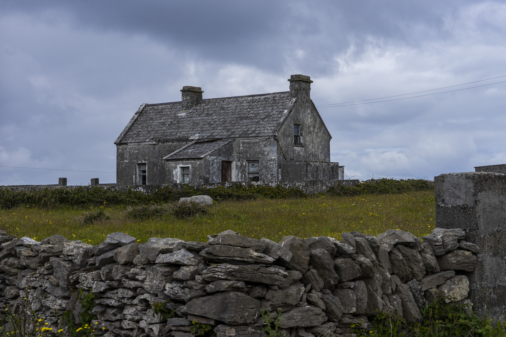 Verlassenes Haus auf Aran-Inseln Inis Mór 