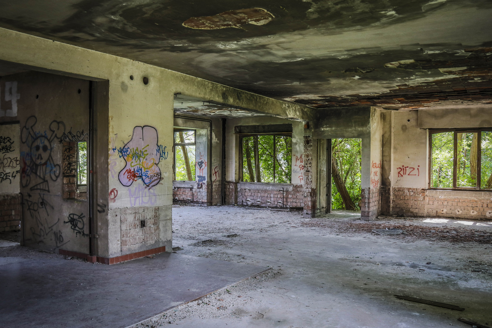 Verlassenes Herrenhaus in Frankreich (1)