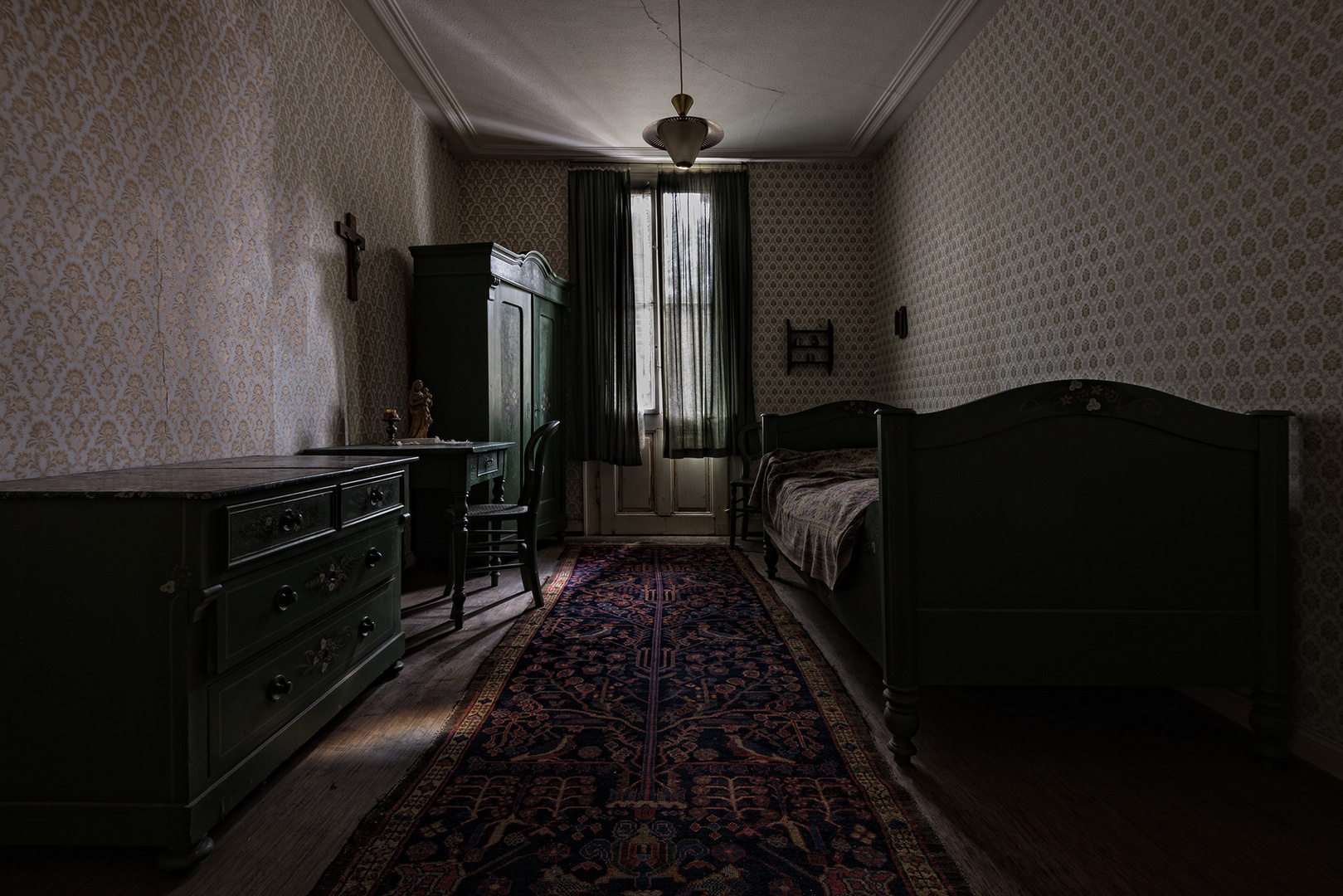 Verlassenes Hotel - Einbettzimmer Foto & Bild | lost places, urban