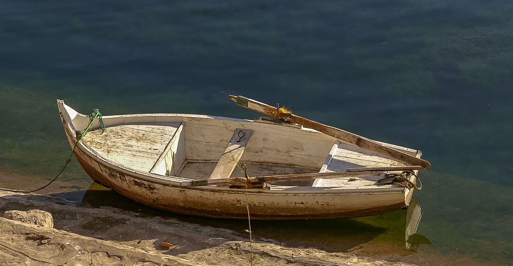 verlassenes Ruderboot