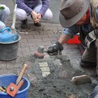 Verlegung der Stolpersteine für Familie Hirschberg in Frankfurt