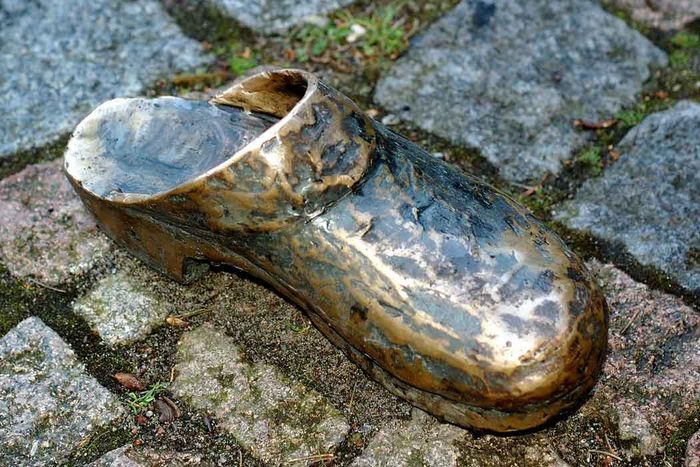 Verlorener Schuh von Rolf Heßling