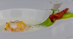 Verlorenes Ei mit Trüffel und Parmesanschaum
