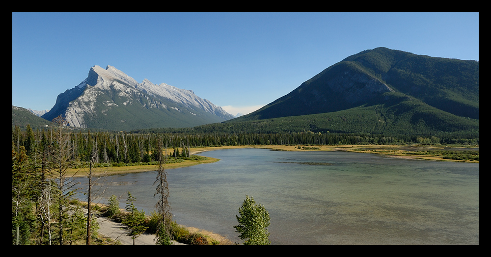 [ Vermillion Lakes und Rundle Mountain ]