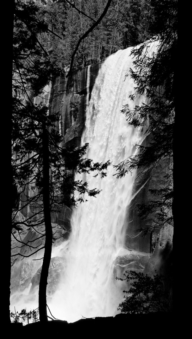 Vernal Fall (Yosemite Park) mit recht viel Wasser Anfang Mai.