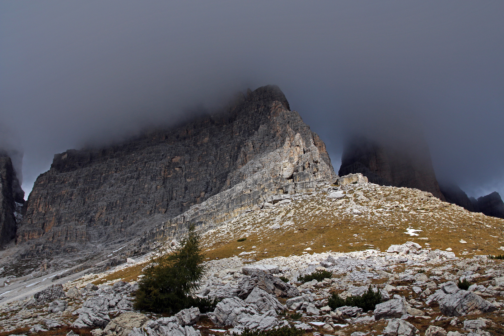 Vernebelte Dolomiten