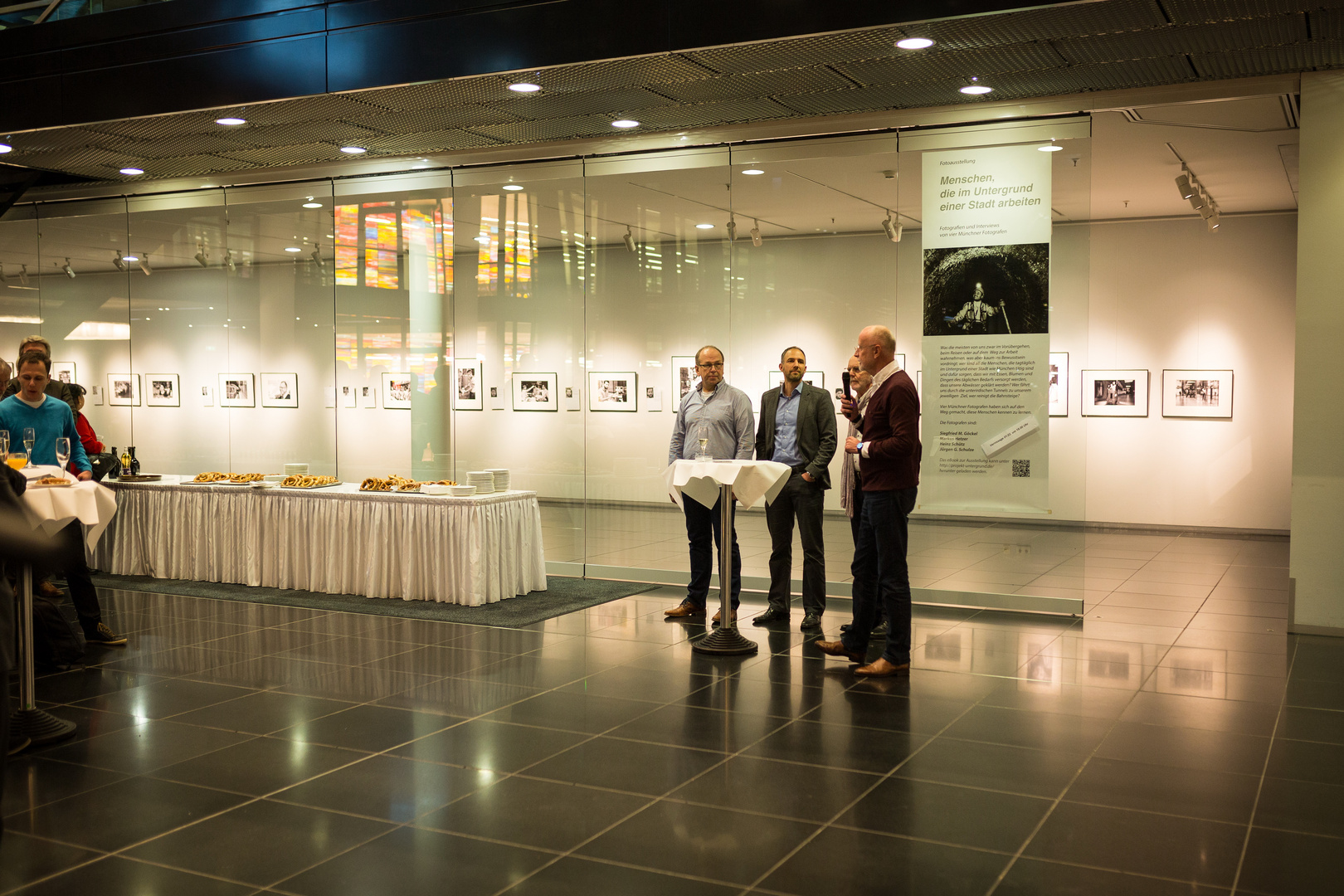 Vernissage "Menschen, die im Untergrund einer Stadt arbeiten"