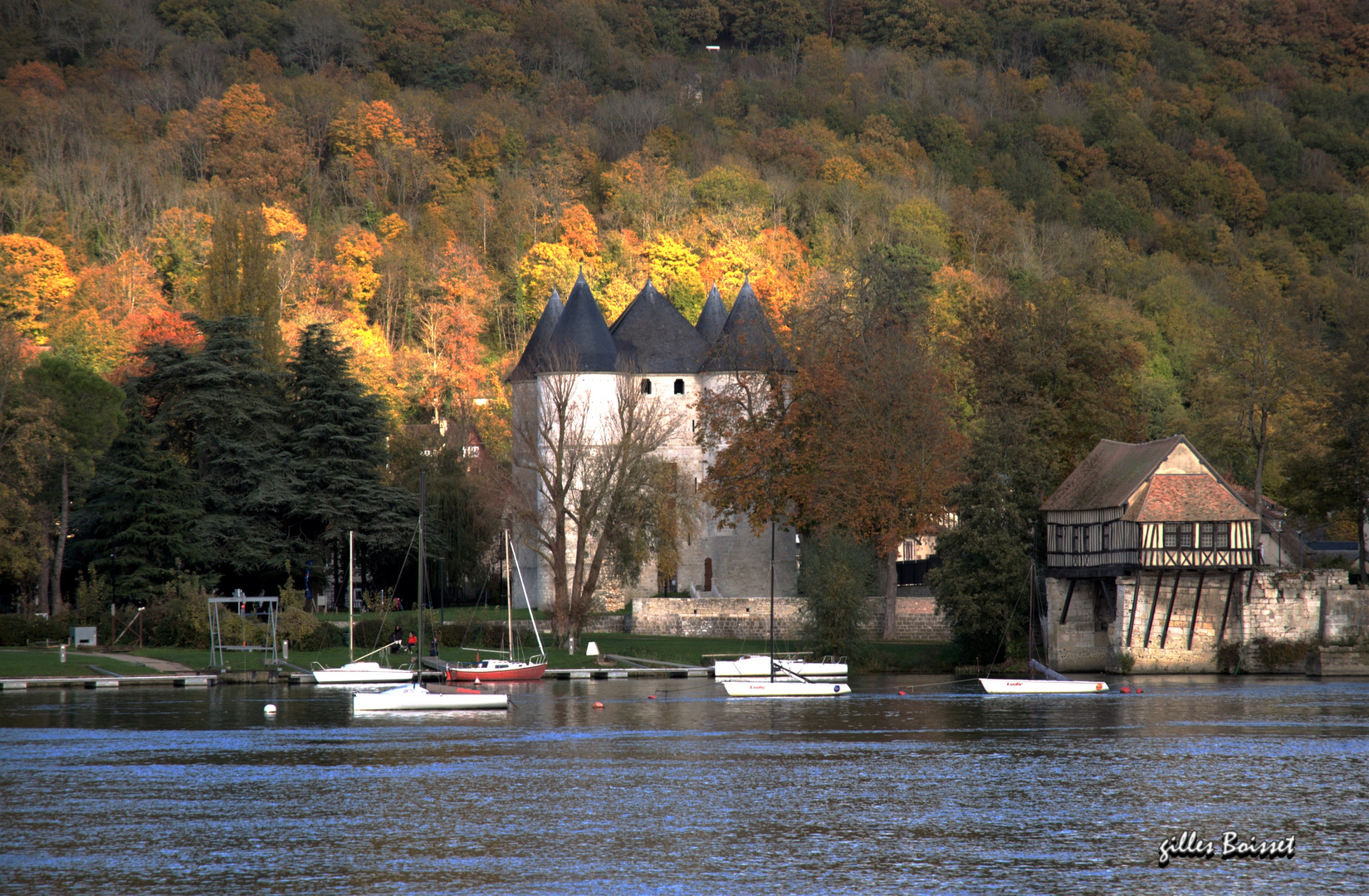 Vernon lumière d'automne sur les Tourelles