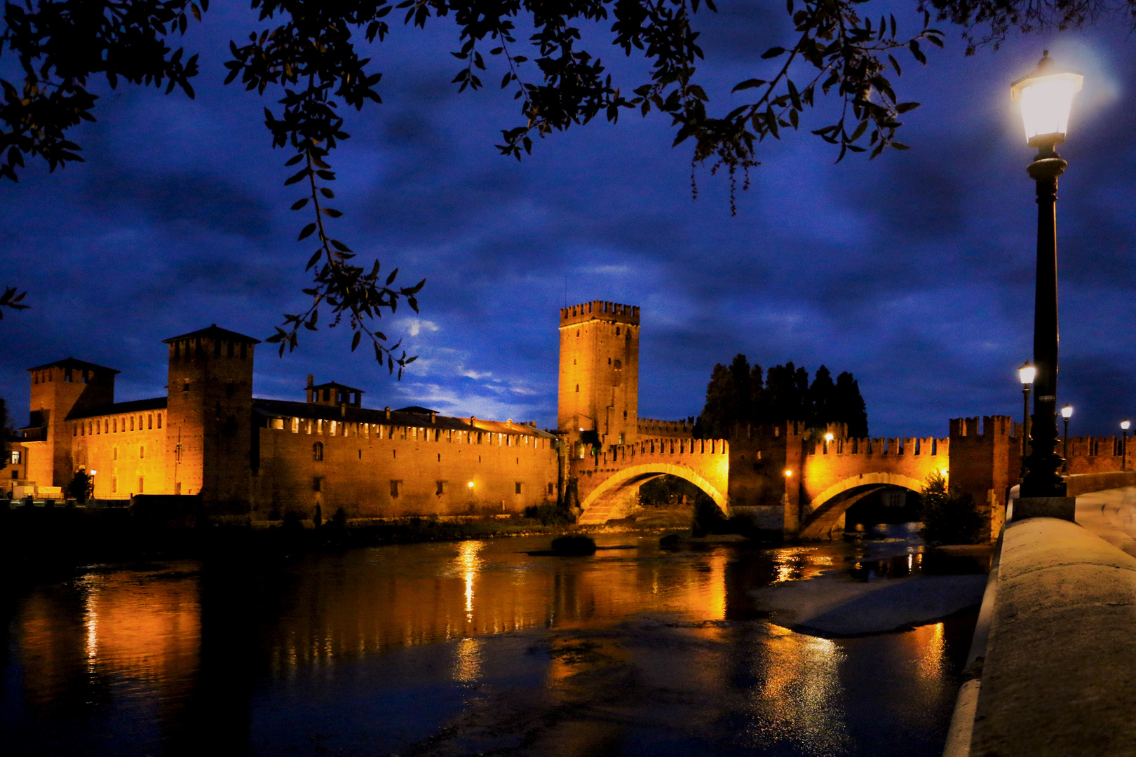 VERONA: CASTELVECCHIO UND PONTE SCAGLIERO