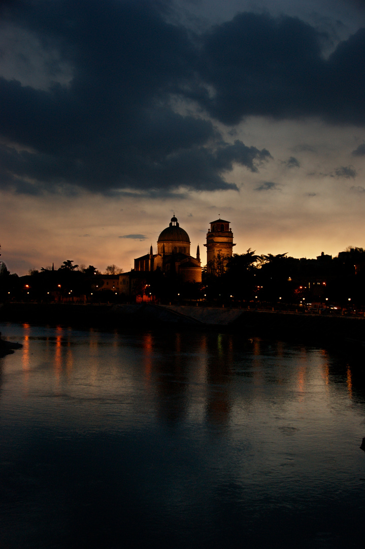 Verona de noche