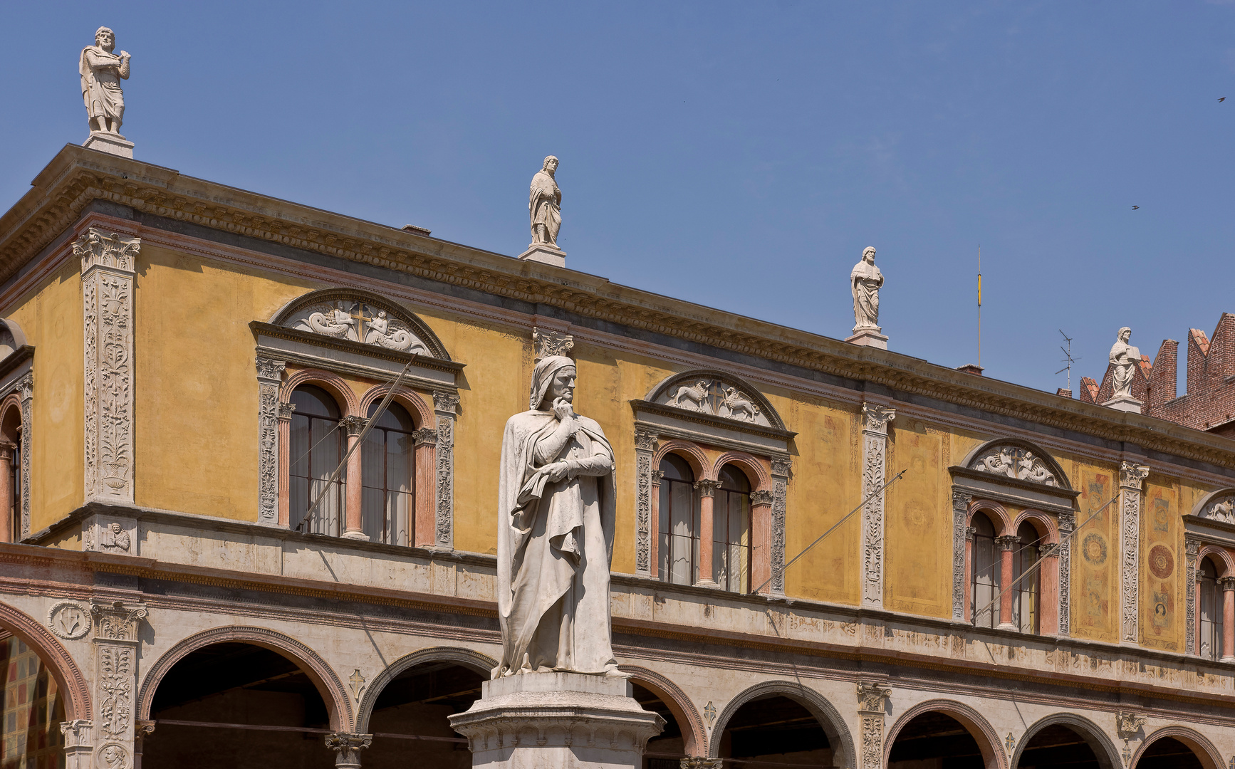 Verona, Denkmal  von Dante Alighieri