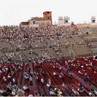 Verona - Opernfestspiele - die Arena füllt sich . . .