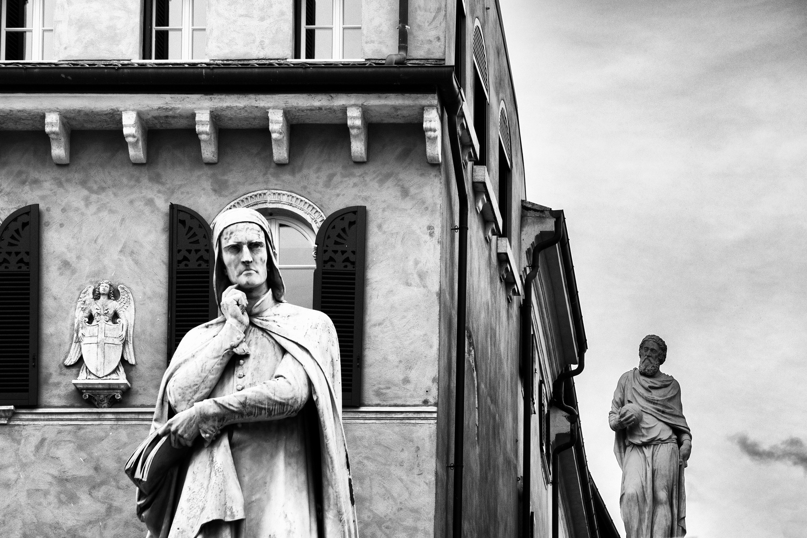 Verona, Piazza dei Signori.... pensanti