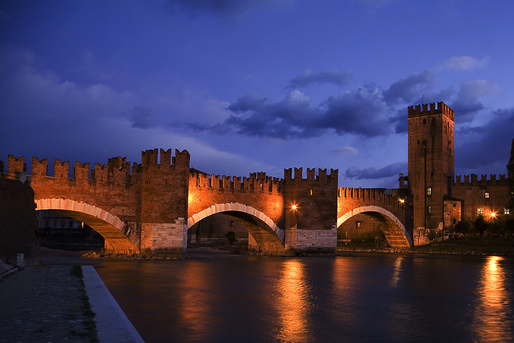 Verona Ponte Scaligero Foto Immagini la mia città, temi Foto su Verona Ponte Scaligero Foto Immagini la mia città, temi Foto su