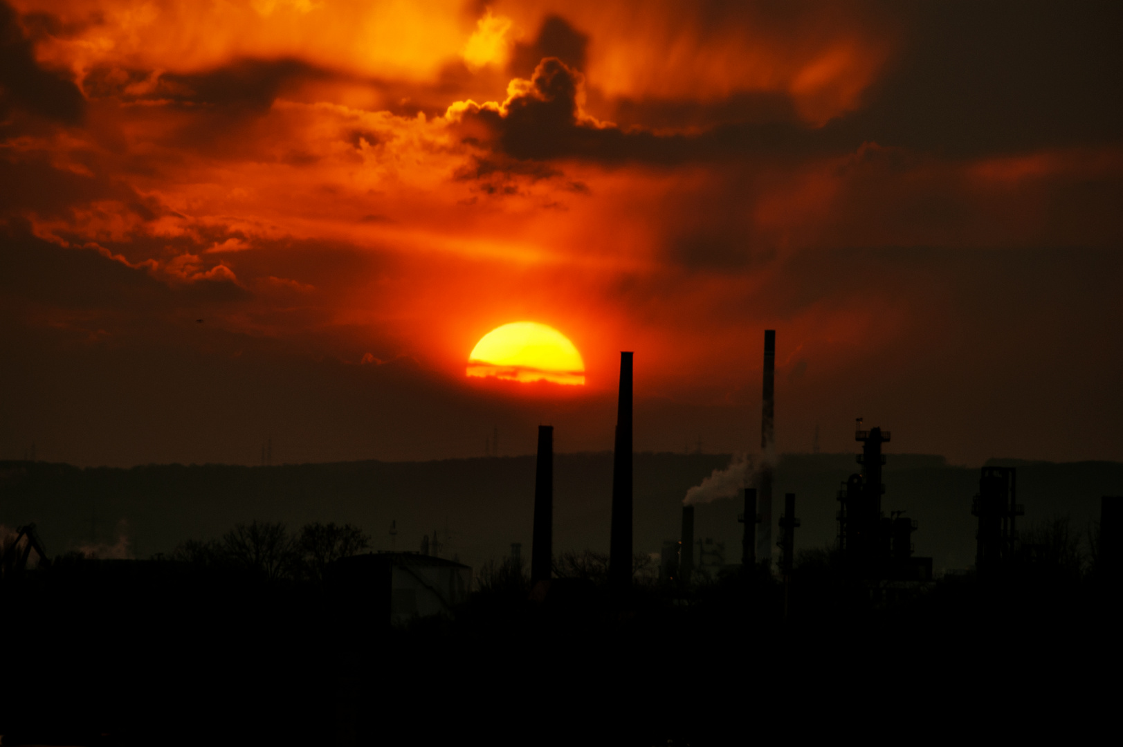 Verrauchter Sonnenuntergang