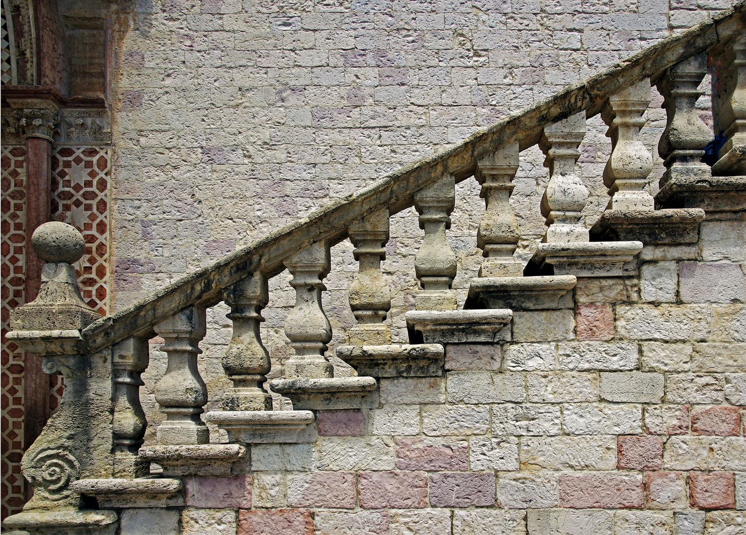 vers l esplanade devant  la  basilique 