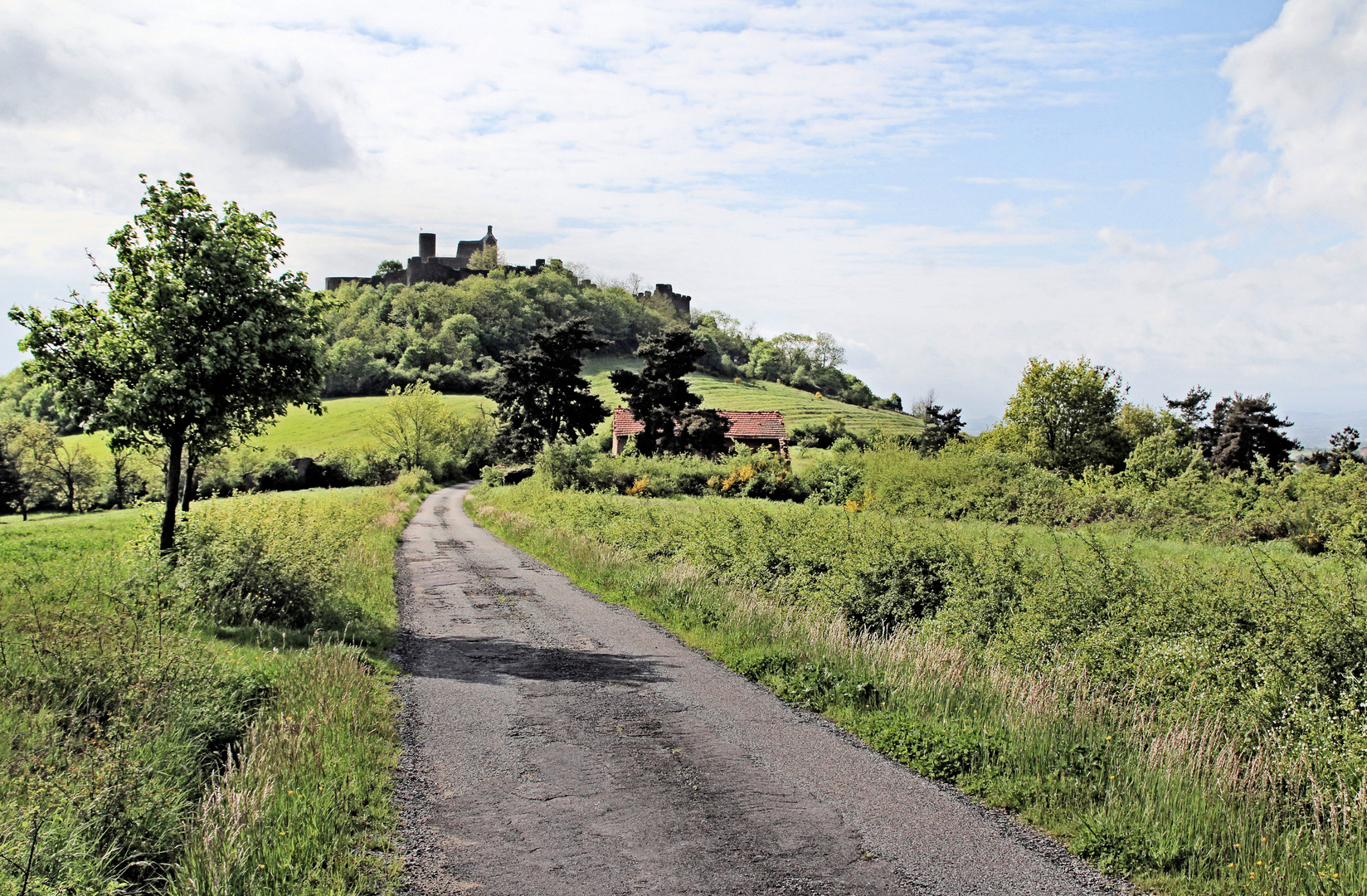 Vers le château Sainte Anne