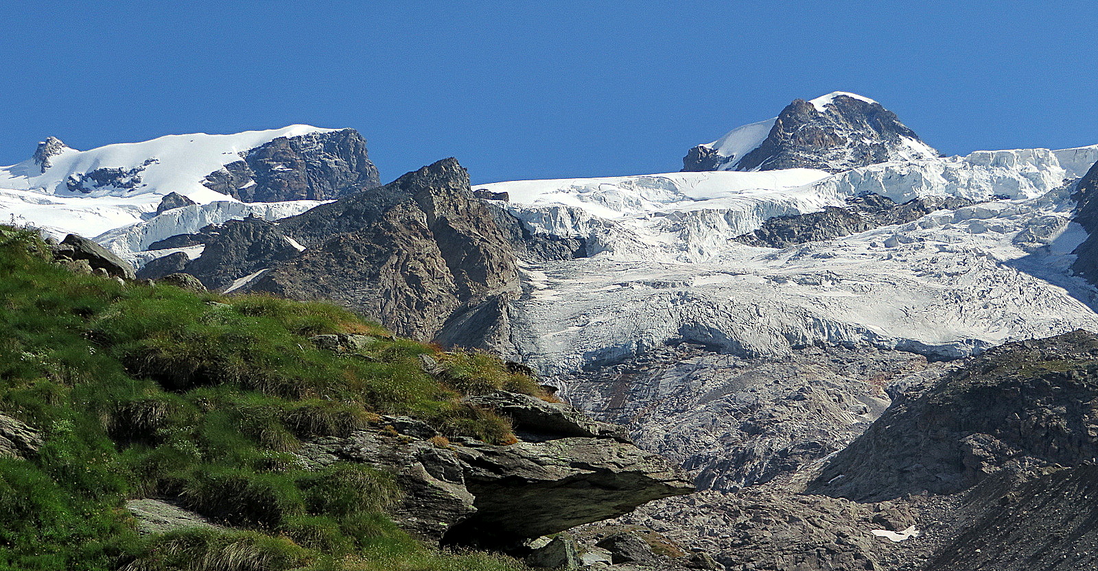 Vers le Refuge Mezzalama 3026 mt