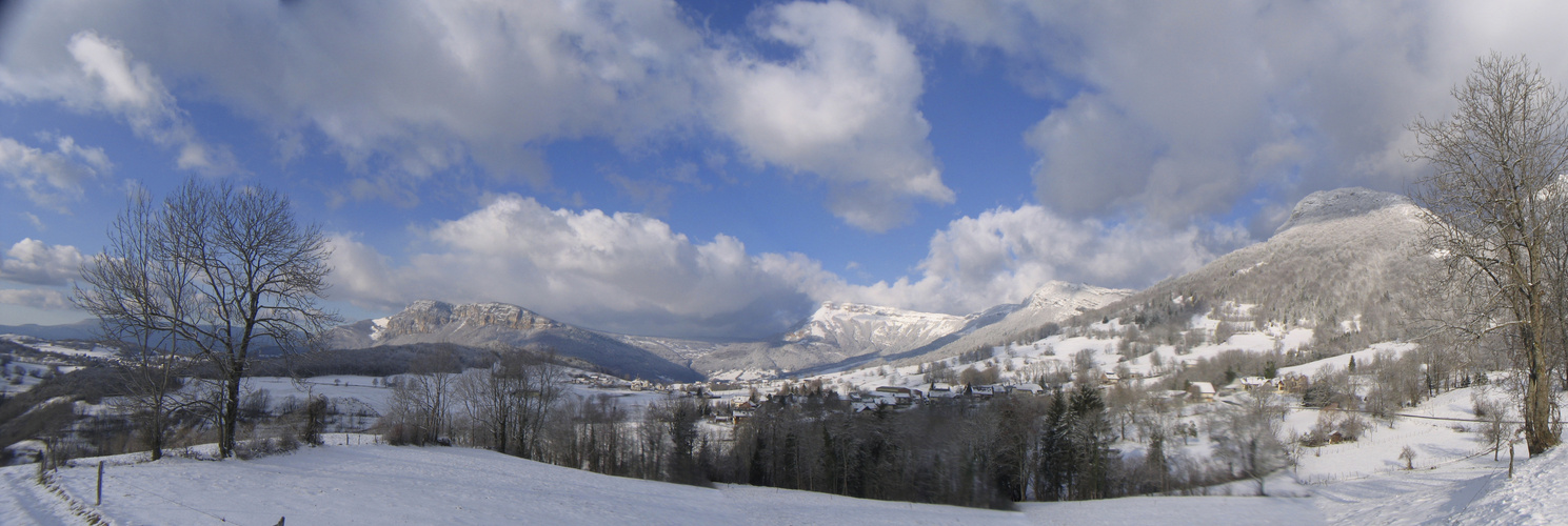 Vers le village de la Thuile en Savoie