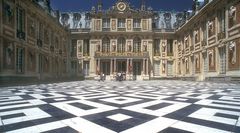 Versailles - La Cour Royale