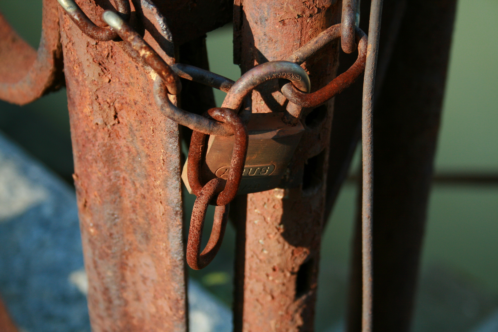 verschlossen - locked - chiuso - cerrado - renfermé