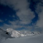 verschneite berggipfel