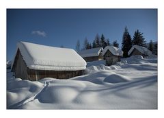 Verschneite Hüttenidylle