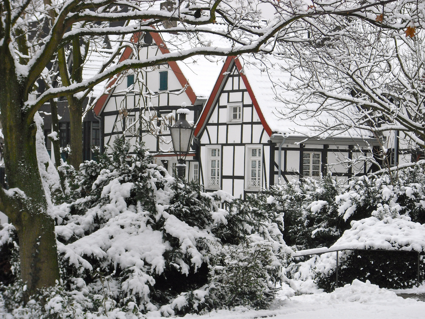 Verschneite Mülheimer Altstadt